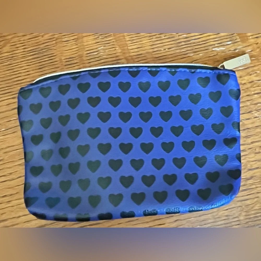 IPSY makeup bag with SURPRISE piece of jewelry! New hearts